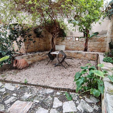 City Center Oasis In Light Green Iraklio Exterior foto